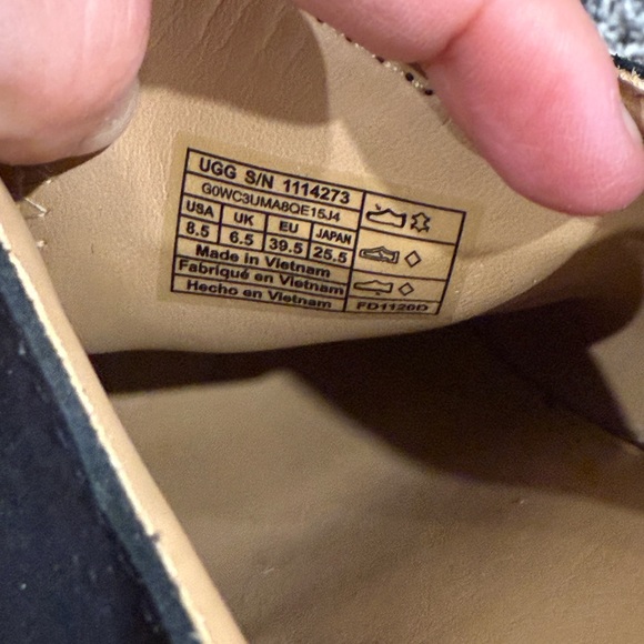 UGG Lovisa women's slip on black leather mule clogs, size 7 - Picture 13 of 13